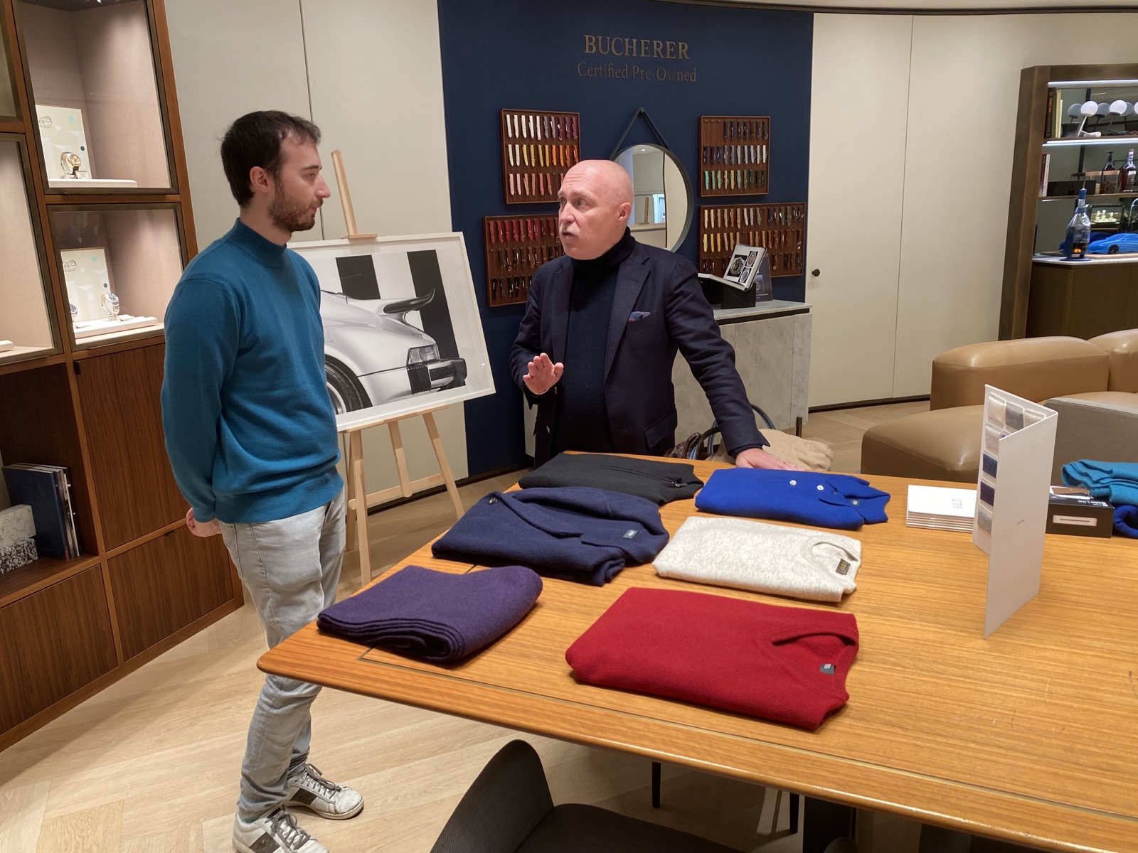 高級時計店 Bucherer Paris のイベント出展。カシミヤニットを前にした商談の様子